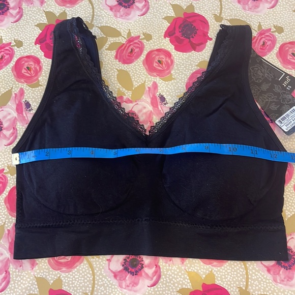 Black Tag-free Kathy Ireland Intimates Seamless Comfort Bra wRemovable Pads - Picture 6 of 7